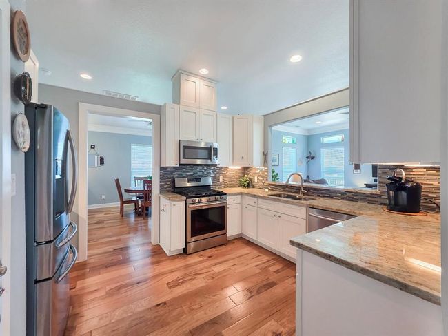906 Westview, House other with 4 bedrooms, 3 bathrooms and 2 parking in Crystal Beach TX | Image 21