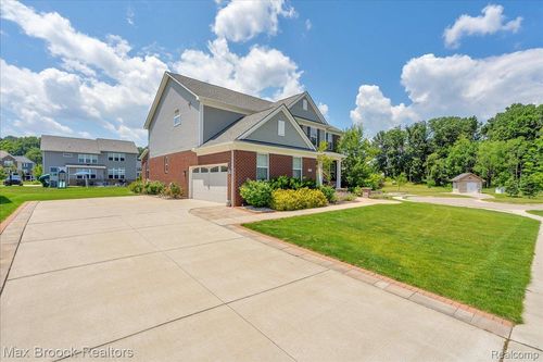 1043 Kendall Ct, Lake Orion, MI, 48360-2535 | Card Image