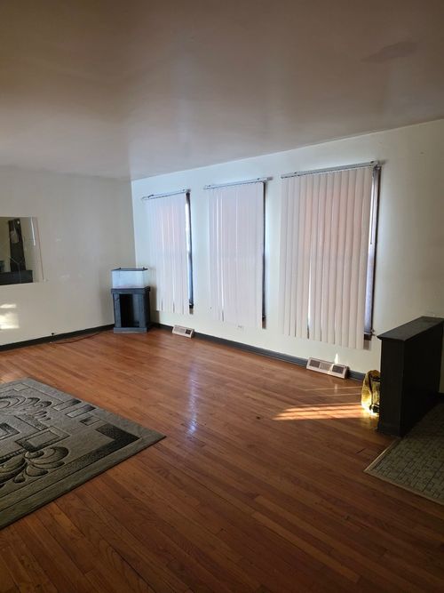 16440 Michigan Ave, South Holland, IL, 60473-2119 | Card Image