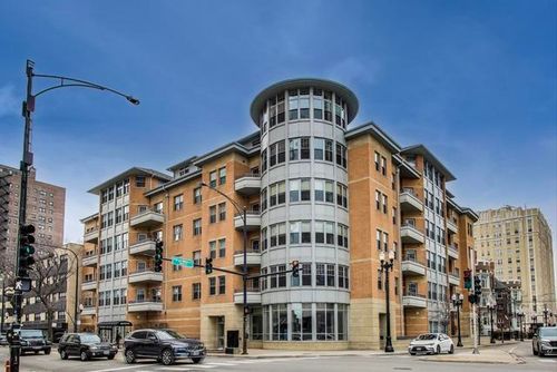 pu-51-5556 Sheridan Rd, Chicago, IL, 60640-1669 | Card Image