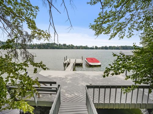 89 Wood Creek Rd, New Fairfield, CT, 06812-4119 | Card Image