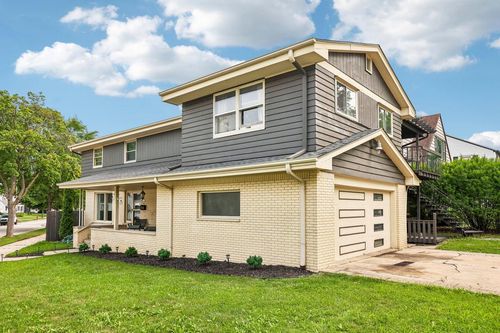 9625 W Metcalf Place, Milwaukee, WI, 53222 | Card Image
