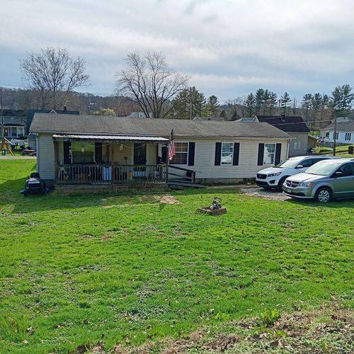13 Dew St, Glouster, OH, 45732-1106 | Card Image