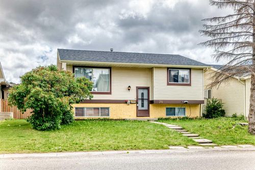 79 Castledale Way Ne, Calgary, AB, T3J1X6 | Card Image