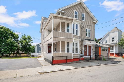 52 Erastus St, Providence, RI, 02909-3639 | Card Image