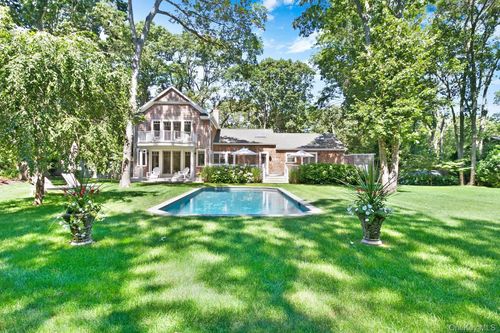 12 Partridge Dr, Sag Harbor, NY, 11963-2912 | Card Image