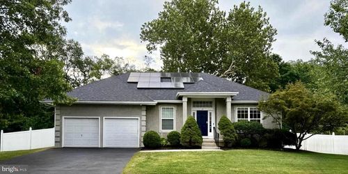 13 Sunflower Cir, Burlington, NJ, 08016-2381 | Card Image