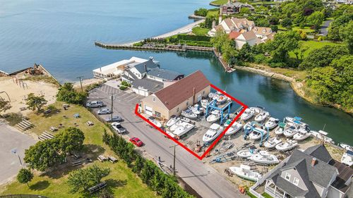 24 Cottage Ave, Bay Shore, NY, 11706-8659 | Card Image