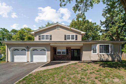 41 Oakwood Dr, Parlin, NJ, 08859-2105 | Card Image