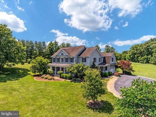 37075 Gaver Mill Rd, HILLSBORO, VA, 20132-2748 | Card Image