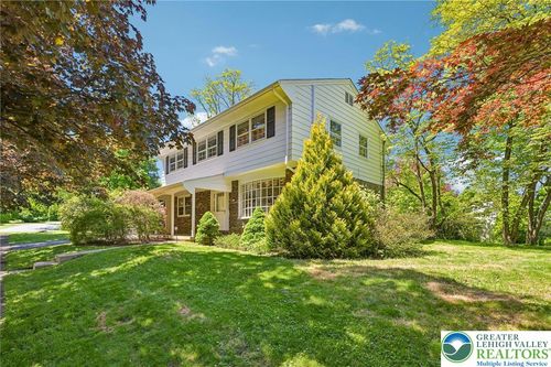 3065 W Livingston St, ALLENTOWN, PA, 18104-3549 | Card Image