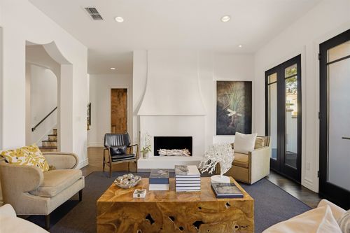 2617 Museum Way, Fort Worth, TX, 76107-3064 | Card Image