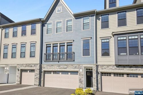 54 Goldfinch Dr, Upper Saddle River, NJ, 07458-1852 | Card Image