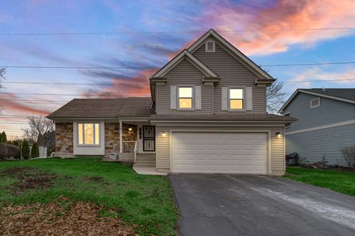 90 Copperwood Dr, Buffalo Grove, IL, 60089-6801 | Card Image