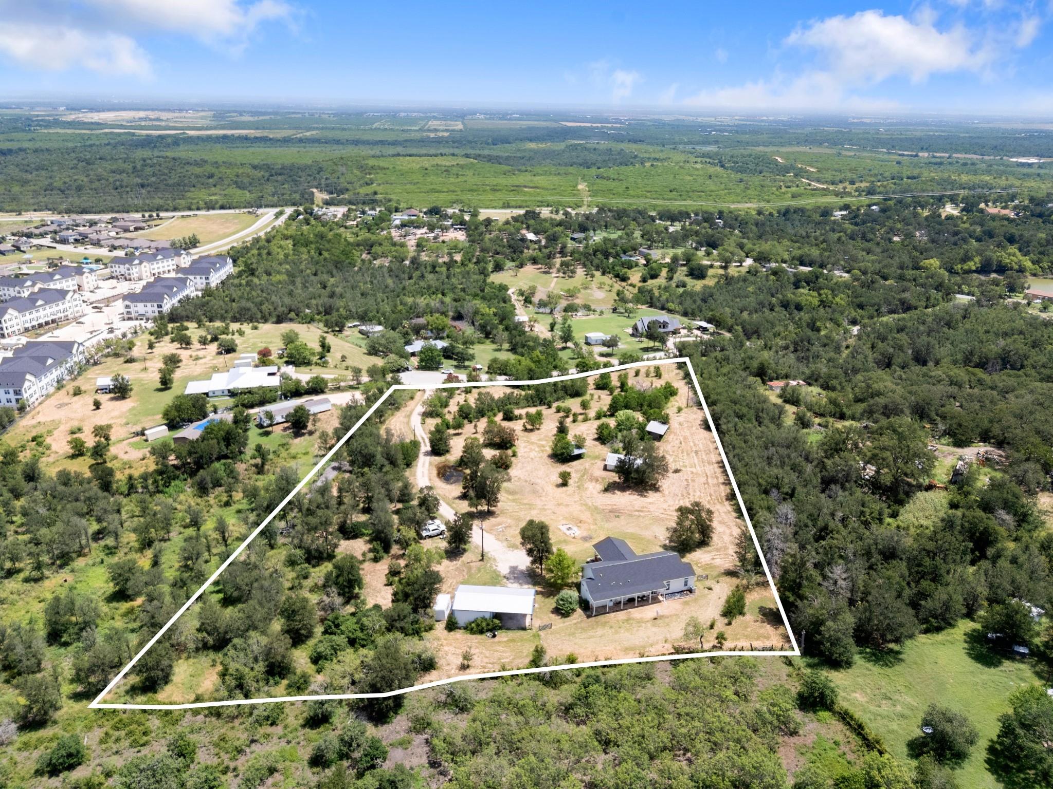Residential in Del Valle 3