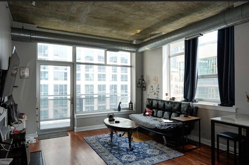 1308-1305 Michigan Ave, Chicago, IL, 60605-3402 | Card Image