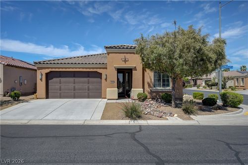 3816 Greenbriar Bluff Ave, North Las Vegas, NV, 89081-5211 | Card Image