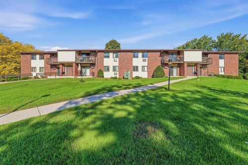 2f-800 S Park Avenue, Fond Du Lac, WI, 54935 | Card Image