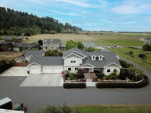319 Milky Way, Ferndale, CA, 95536 | Card Image