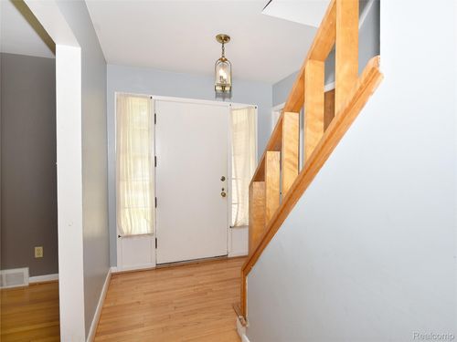 1978 Earlmont Rd, Berkley, MI, 48072-1873 | Card Image