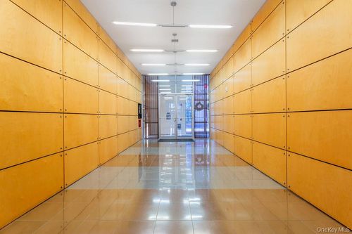 33 N Water St, Norwalk, CT, 06854-2282 | Card Image