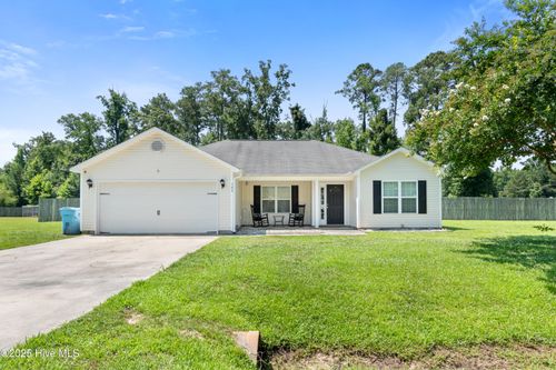 104 Hidden Hollow Dr, Richlands, NC, 28574-6413 | Card Image