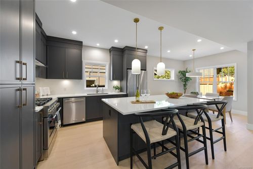 6983 Hagan Rd, Brentwood Bay, BC, V8M1B3 | Card Image