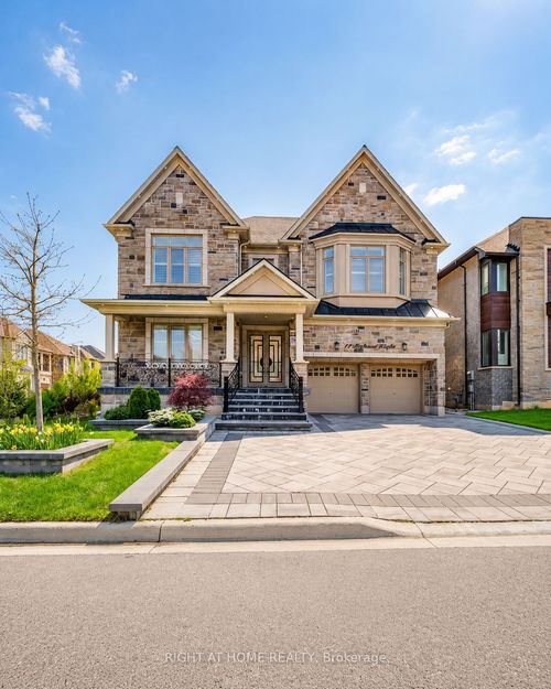 12 Hackwood Hts, Brampton, ON, L6X5R2 | Card Image