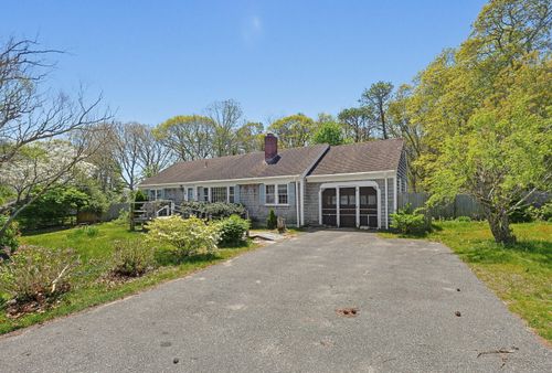 29 Edlen Ln, Hyannis, MA, 02601-2551 | Card Image