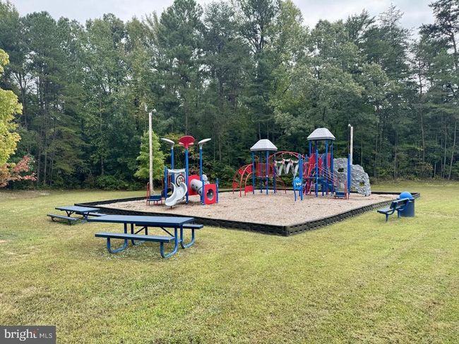 177 Land Or Dr, House other with 3 bedrooms, 3 bathrooms and null parking in Ruther Glen VA | Image 34
