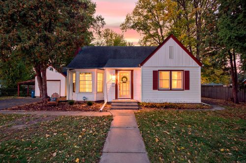 532 W Broadway Ave, Forest Lake, MN, 55025-1403 | Card Image