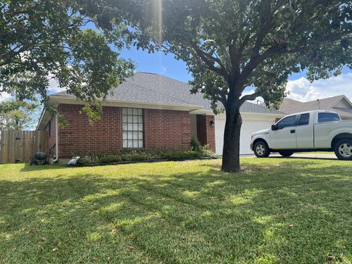 2927 30th Ave N, Texas City, TX, 77590-3969 | Card Image