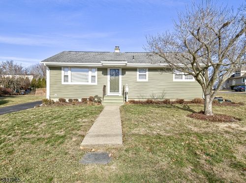 402 W Frech Ave, Manville, NJ, 08835-1960 | Card Image