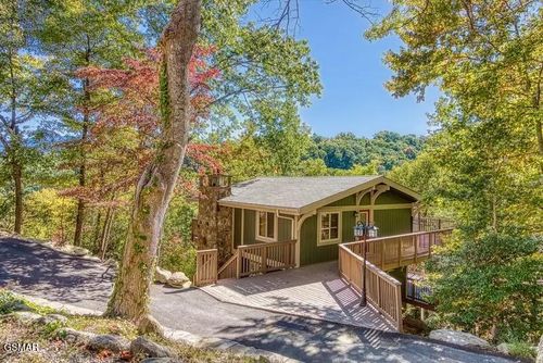 1059 Lower Alpine Way, Gatlinburg, TN, 37738-4506 | Card Image