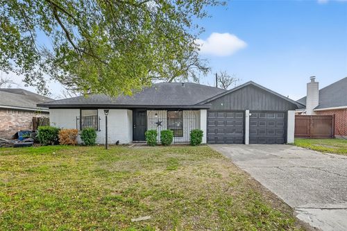 11107 Cedarview Ln, Houston, TX, 77041-5404 | Card Image