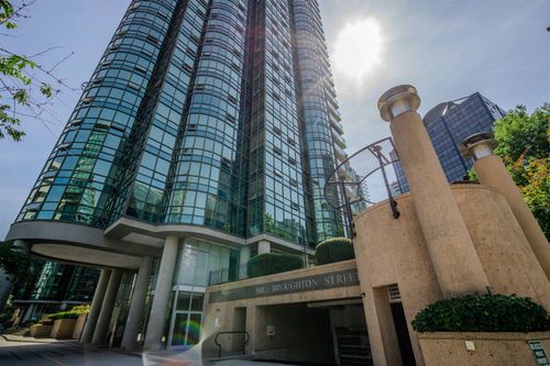 302-588 Broughton St, Vancouver, BC, V6G3E3 | Card Image