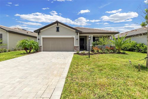 5239 Coral Reef Way, Bradenton, FL, 34211-1586 | Card Image