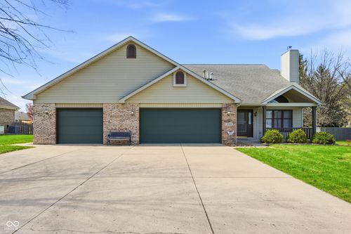 8749 Carriage Ln, Pendleton, IN, 46064-9339 | Card Image