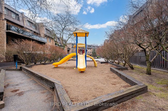 61 - 130 Ling Rd, Condo with 4 bedrooms, 2 bathrooms and 1 parking in Toronto ON | Image 49