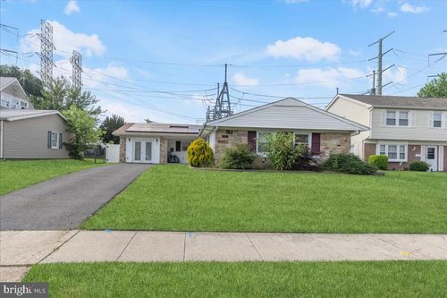 57 Garland Ln, Willingboro, NJ, 08046-3011 | Card Image