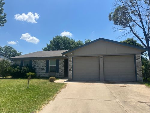 702 Meadowview Dr, Mansfield, TX, 76063-2172 | Card Image