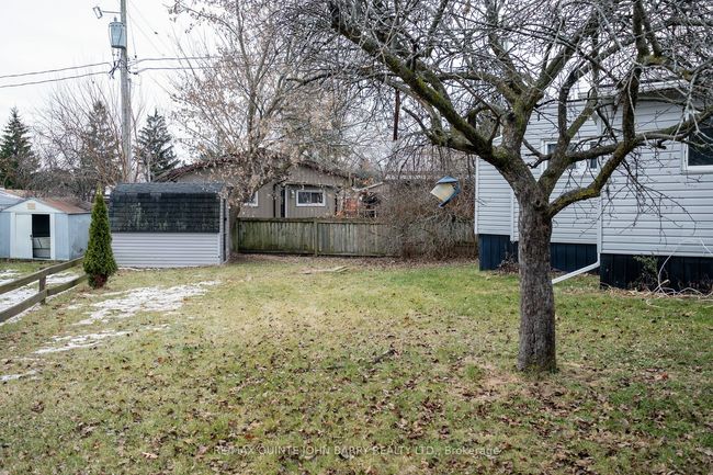 104 - 104-63 Whites Rd, House other with 2 bedrooms, 1 bathrooms and 2 parking in Quinte West ON | Image 5