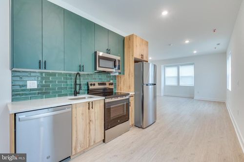 c-2500 N Lawrence St, PHILADELPHIA, PA, 19133-3023 | Card Image