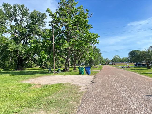 Street view-left | Image 5