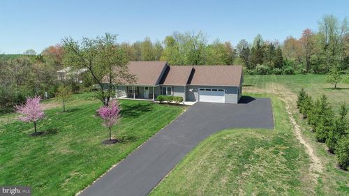 3379 School Rd, Kintnersville, PA, 18930-9554 | Card Image