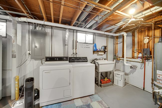 324 Weber Ct, House other with 3 bedrooms, 2 bathrooms and 2 parking in Cary IL | Image 20