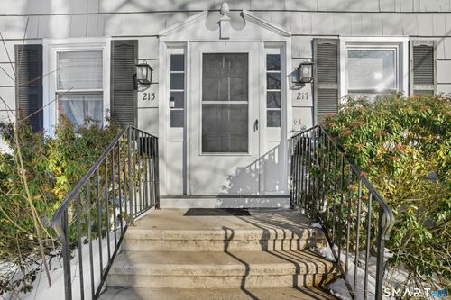 215 York Rd, Fairfield, CT, 06825-4268 | Card Image