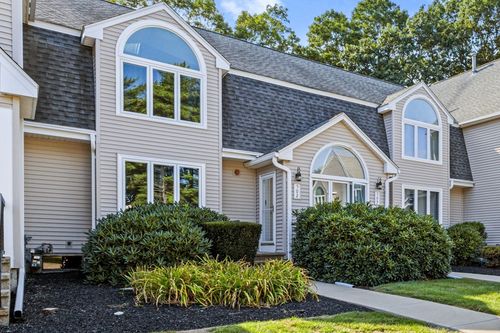 apt-502-35 Pilgrim Village Rd, Taunton, MA, 02780-6939 | Card Image