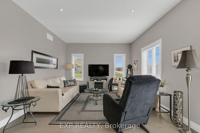 800 Baker Ave S, House attached with 3 bedrooms, 3 bathrooms and 2 parking in Listowel ON | Image 20