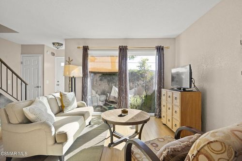 28654 Conejo View Dr, Agoura Hills, CA, 91301-3318 | Card Image